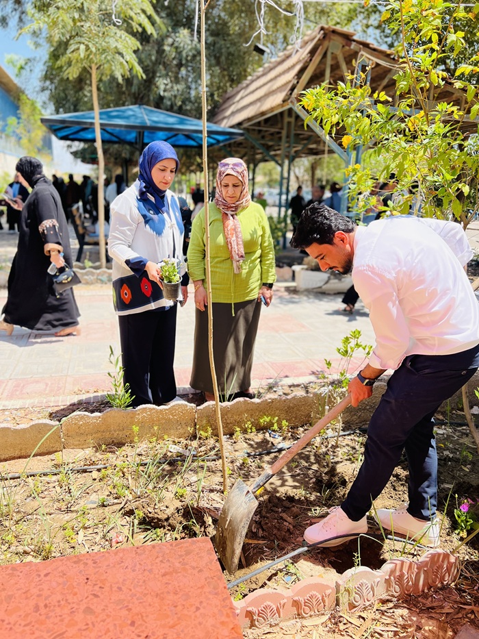 حملة تشجير بعنوان (واحة العلوم: نحو بنايات خضراء صديقة للبيئة)